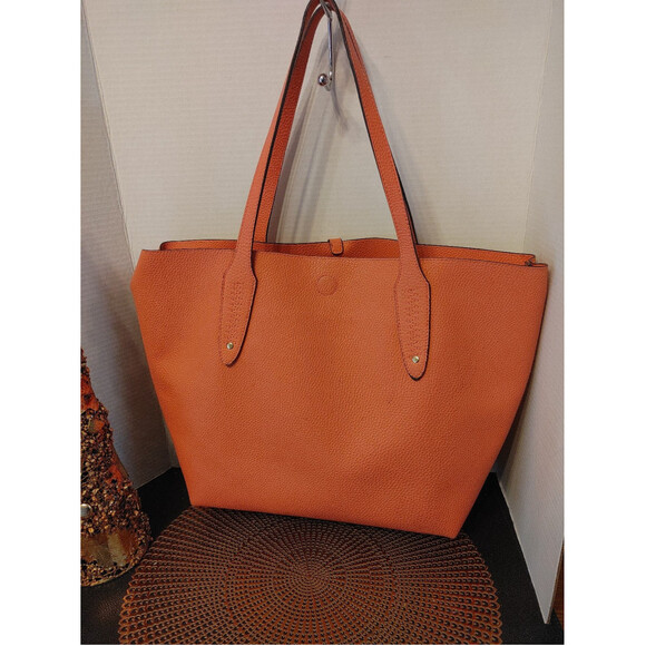 Libby Edelman Tote - Picture 5 of 8